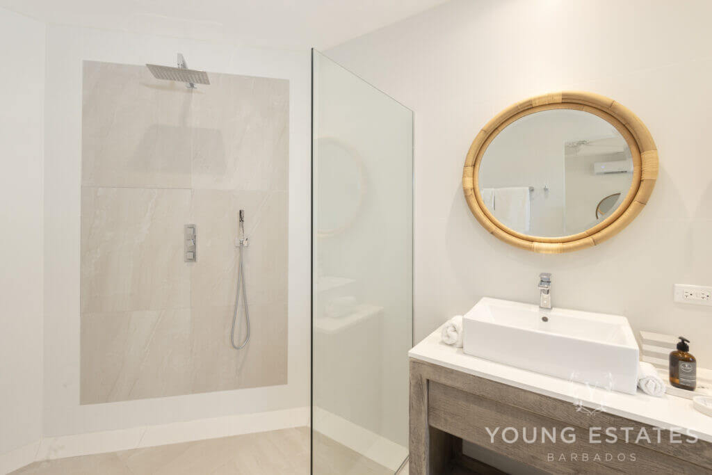 One Queens Street Apt 4
