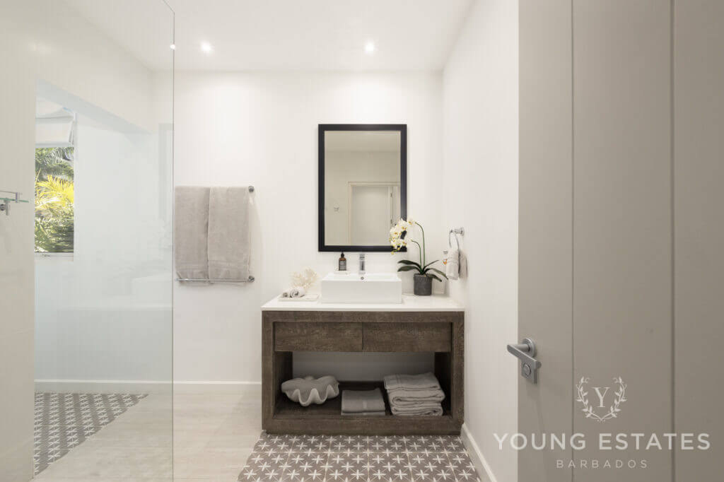 One Queens Street Apt 4
