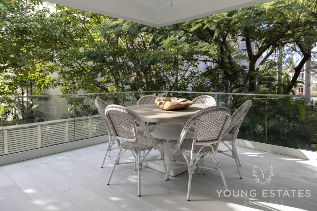 One Queens Street Apt 4
