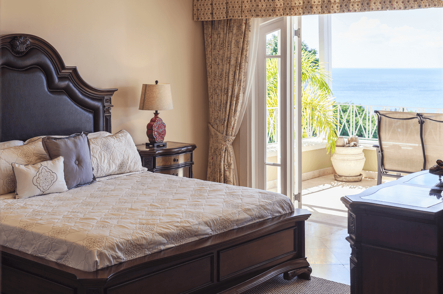 Monkey Hill at Sugar Hill bedroom with sea view