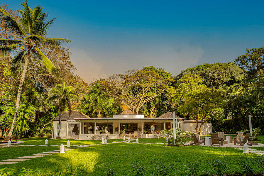 Banyan House, Porters, St James
